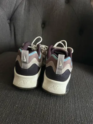 Nike Air Max Plus Women’s Shoes thumbnail 4