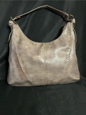 Liz Claiborne Women’s Taupe Textured Hobo Shoulder Bag Purse thumbnail 4