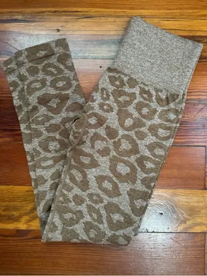 High-Waist Brown Animal Print Seamless Leggings NWOT Size M thumbnail 3