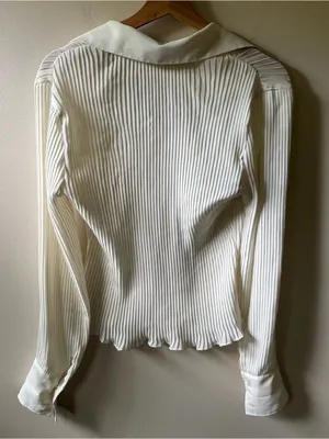 Newport News Vintage Pleated Cream Long-Sleeve Collared Top thumbnail 4