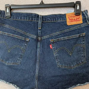 Levis 501 Womens Size Large cheeky cutoff denim blue‎ jean shorts thumbnail 5