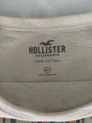 Hollister Baby Tee shrit  thumbnail 3