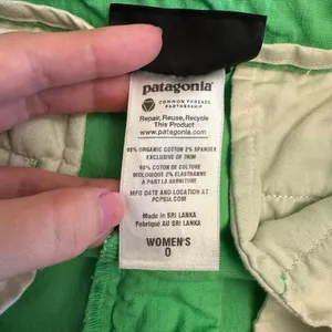 Patagonia Women’s‎ Shorts 0 Green Organic Cotton Blend Bermuda Casual Summer thumbnail 11