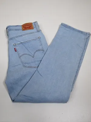 Levi's Women's 724 High Rise Straight Crop Jean Size 29 thumbnail 3