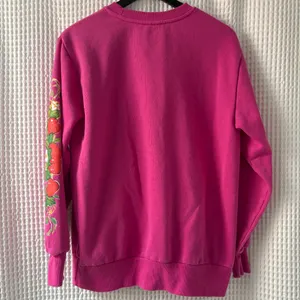 Strawberry Shortcake and Friends pink oversize crewneck fleece lined sweatshirt thumbnail 3