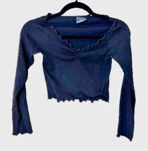 Urban Outfitters BDG Lettuce Edged Ribbed Crop Top Long Sleeve Size Small thumbnail 1