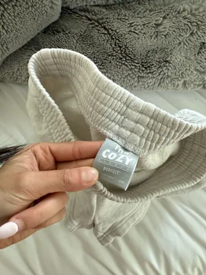 Aritzia tna sweatshorts thumbnail 4