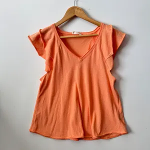 New‎ In Womens Peach Orange Flutter Sleeve V Neck Top Blouse Size Large thumbnail 2