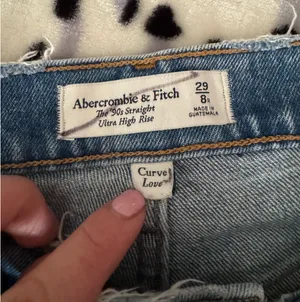 The 90s Straight Ultra Abercrombie High-Rise Curve Love thumbnail 3
