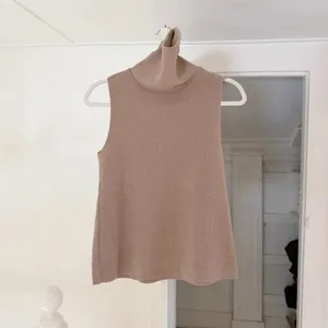 Zara Funnel Neck Sweater Vest in Light Camel Size S thumbnail 4