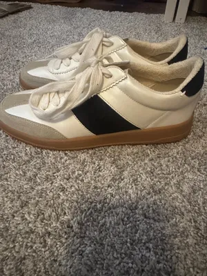 BEAST FASHION Cream and Black Athletic Sneakers NWOB thumbnail 3