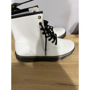 Dr. Martens WOMAN AIR WAIR ZAVALA COMBAT BOOTS - SIZE 6 thumbnail 5