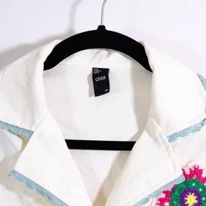 Cider Lace Trim Collar Crochet Knit Applique Button Front Cropped Blouse Shirt thumbnail 2