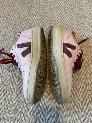 Veja Pink Modetrotter V10 Leather Lady First Low-Top Sneakers | Size 7 thumbnail 6