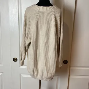 EXPRESS CREAM KNIT OVERSIZED V NECK TUNIC SWEATER thumbnail 4