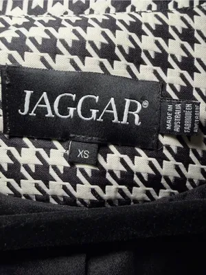 Jaggar Black and White Houndstooth Double-Breasted Blazer thumbnail 2