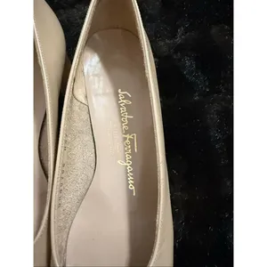 Salvatore Ferragamo Boutique women's tan smooth leather pump shoes US 7.5 2A thumbnail 3