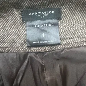 Ann Taylor Brown Signature Pants Women’s Size 4 Lined Work Trousers thumbnail 3
