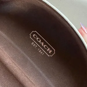 Vintage Coach Brown White Sunglasses Case Glassrs Holder Snaps Close thumbnail 8