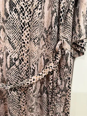 Secret Treasures Pink & Black Leopard Print Kimono thumbnail 9