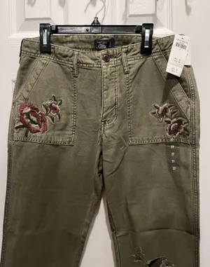 A&F pants thumbnail 1