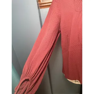 Maeve Anthropologie Rust Red Smocked Shoulder Button Front‎ Blouse Size 4 thumbnail 2