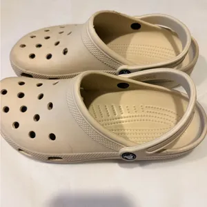 CROCS Unisex Tan Sandals thumbnail 2