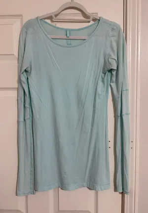 Lululemon Long Sleeve thumbnail 1
