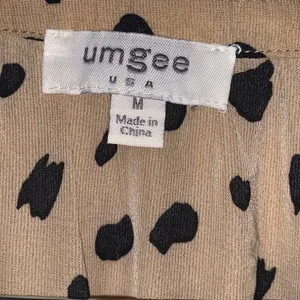 Umgee USA woman blouse size MEDIUM super cute thumbnail 2