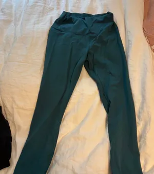 Lululemon legging size 8 thumbnail 1