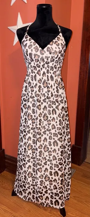Chesley Smocked Leopard thumbnail 1