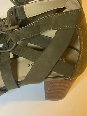 Naturalizer "London" Strappy Sandal Olive Green Sz 8.5M 2.75‎ in heel stacked thumbnail 2