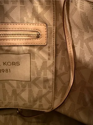 Michael Kors Vanilla Jet Set Travel Signature MK Tote Bag thumbnail 7
