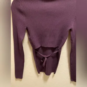 Aritzia Babaton Sculpt Knit Tie-Back Sweater In Dewberry Purple Size XS NEW thumbnail 7