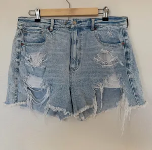 American Eagle Mom Jean Shorts thumbnail 1