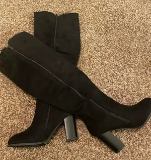 Black boots size 6 thumbnail 3