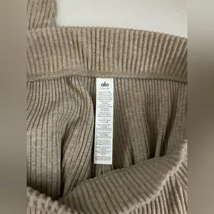 ALO Yoga Muse Sweatpants Joggers Ribbed in Gravel Heather Color Size S thumbnail 8