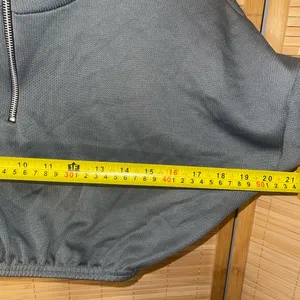 PrettyLittleThing cropped quarter-zip long sleeve top shirt woman’s Small EUC thumbnail 4
