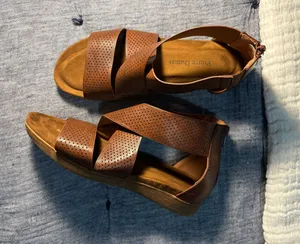 Pierre Dumas Brown Perforated Leather Wedge Sandals Women’s Size 7 thumbnail 1