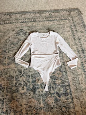 Aritzia Babaton Segovia iced lavender cut out long sleeve contour fit bodysuit L thumbnail 3