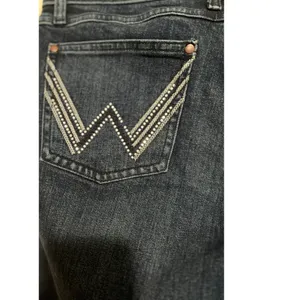 Wrangler Retro Women's Mae Mid-Rise Boot Cut Jeans Decorative Pockets Size 32x34 thumbnail 4