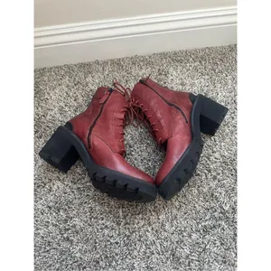 Frye Savannah Leather Classic Lace Up Streetwear Combat Heeled Boots 8.5 thumbnail 5