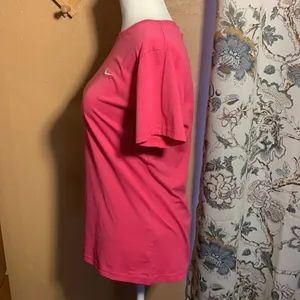 Nike Dri-Fit Pink Short Sleeve Shirt Size Medium thumbnail 6