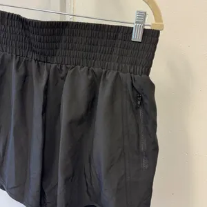 NWT AWLGUG Women's Black Smocked High Waist Athletic Running Shorts XL Pocket thumbnail 4
