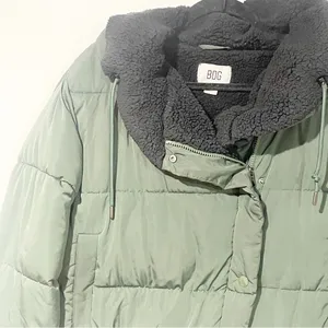 Urban Outiftters BDG Green Fleece Lined Cropped Marlow Puffer‎ Jacket Coat thumbnail 3