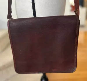 Vintage Unbranded Chocolate Brown Leather Crossbody Satchel 10x11 inches thumbnail 1