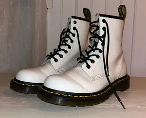 Dr. Martens thumbnail 1