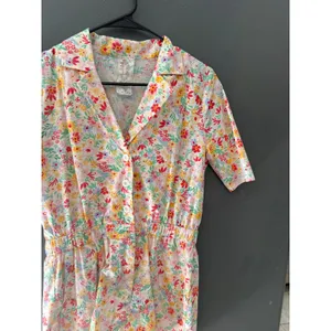 Sadie & Sage Floral Short Sleeve Romper White Multi‎ Color Button Front Size M thumbnail 5