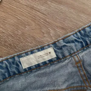 Zara Women's Jeans size 8 thumbnail 2