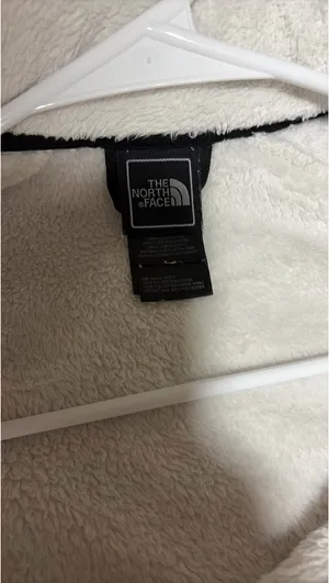 White North Face Fleece Jacket (Women’s) thumbnail 3